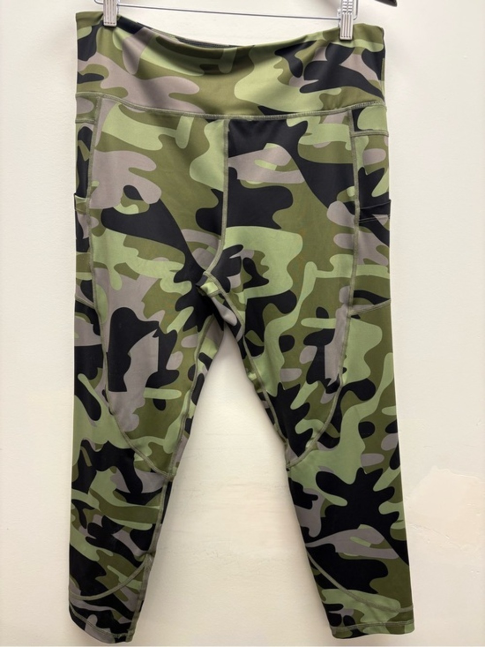 💚 Zyia Active Camo Capri Leggings Size 20 💚